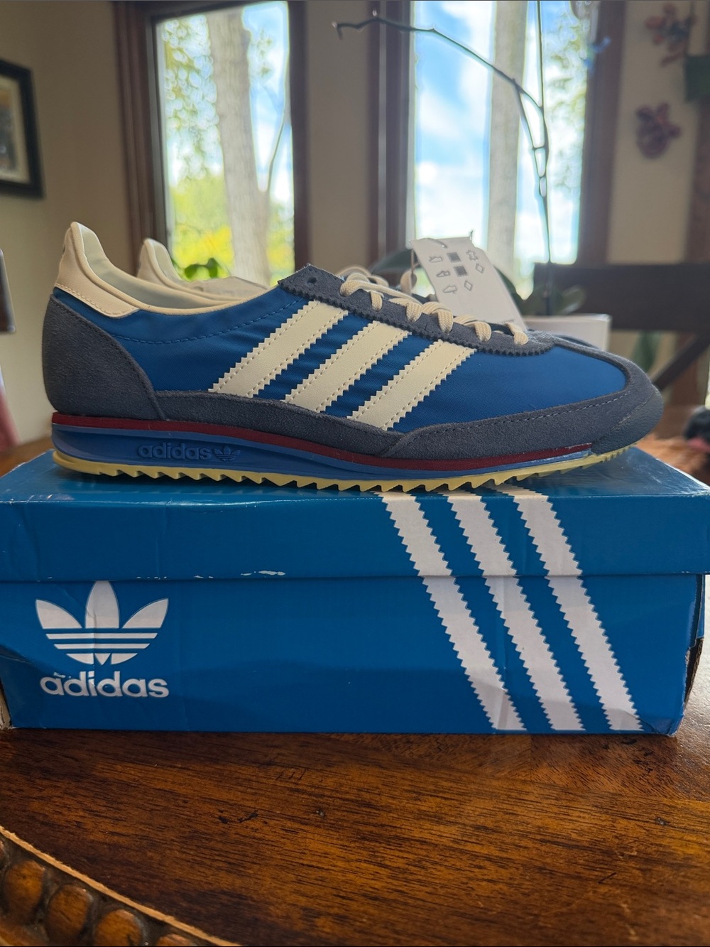 adidas SL72 OG W Blue and Cream Classic Low-Top Sneakers size 7.5 women’s.